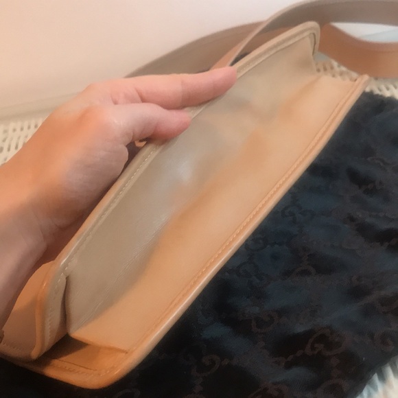 Authentic Gucci leather bag. Beige with gold hardware. - Picture 15 of 17